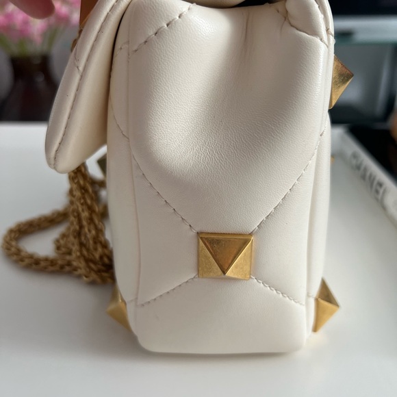 Valentino Roman Stud Medium Purse - Cream - Picture 8 of 11